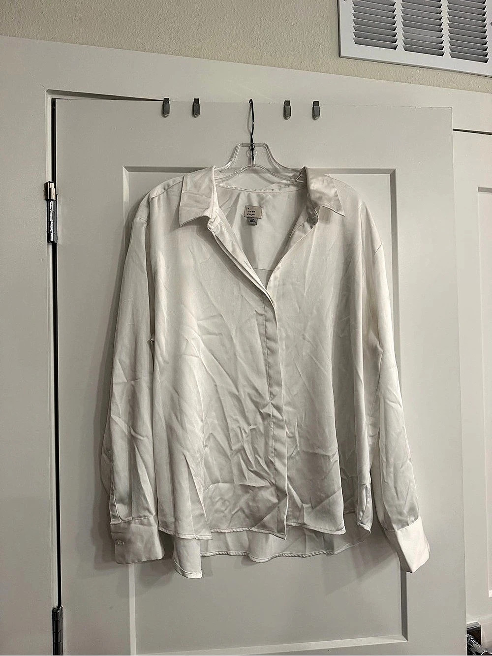 Target White Button Down Blouse Size XL Like New